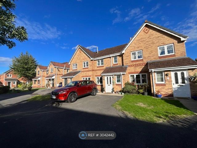 Sandywarps, Manchester M44, 3 bed terraced house to rent, £1,300 pcm | PrimeLocation