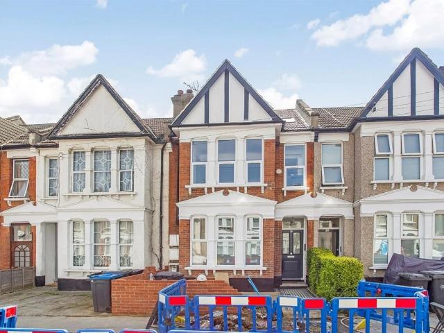 Sangley Road, London SE25, 2 bed flat to rent, £1,650 pcm | PrimeLocation