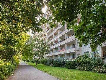 Saniert Balkon mit Grünblick