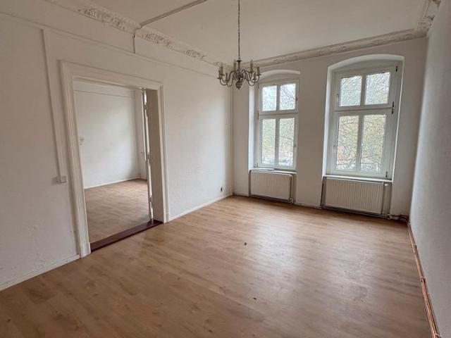 Saniert & hell: Attraktive 2 Zimmer Wohnung mit Balkon