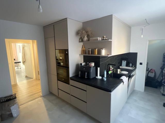 Sanierte 4 Zimmer Wohnung mit Balkon in Schwechat