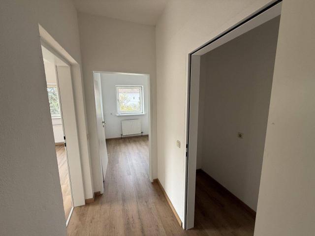 Sanierte 4 Zimmer Wohnung inkl. Parkplatz