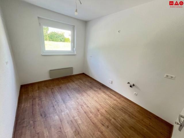 sanierte 4 zimmer familienwohnung mit loggia und parkplatz übernahme der küche möglich