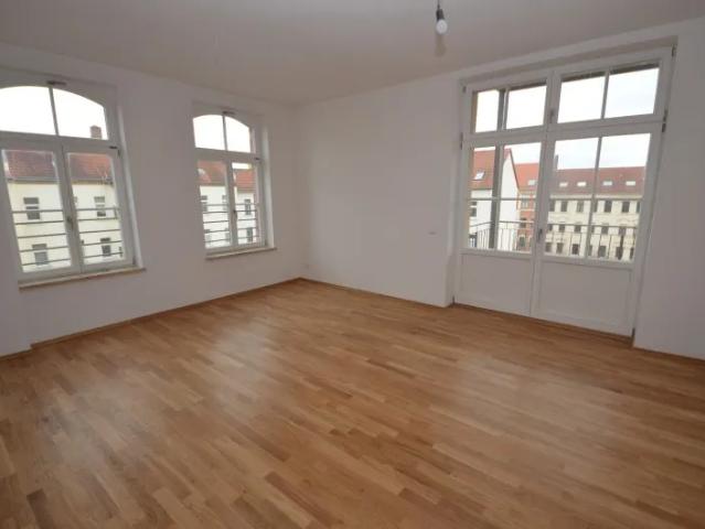 Sanierte 4 Zimmerwohnung in der ehemaligen Kunstdruckanstalt Dr. Trenkler – Co