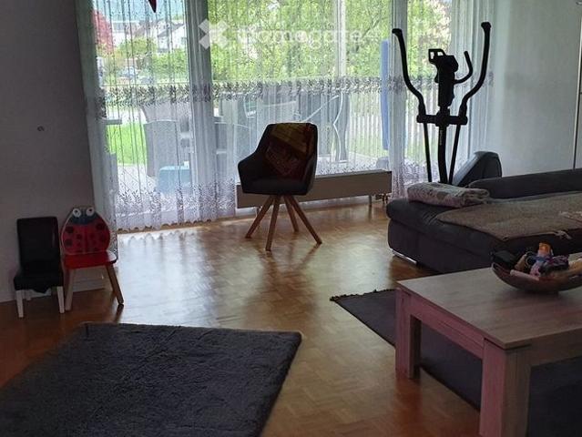 Sanierte 4.5 Zi Wohnung mit grossem Balkon im 1. OG