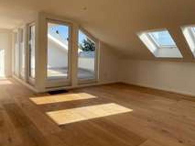 Sanierte 4,5 Zimmerwohnung mit Fernblick über Goldbach