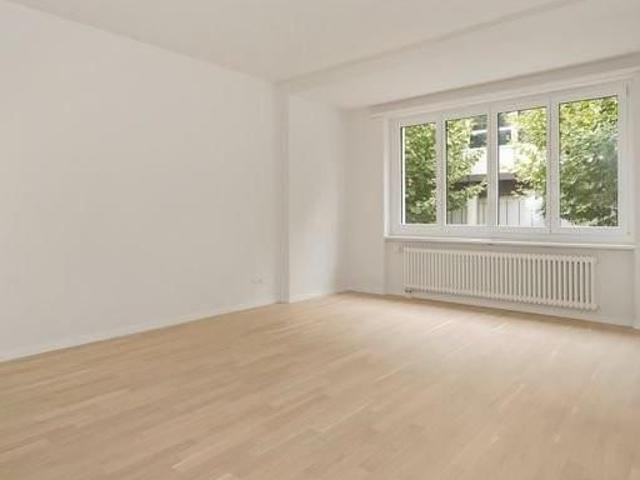 Sanierte 4.5 ZW mit Balkon und Terrasse im Zentrum von Biel