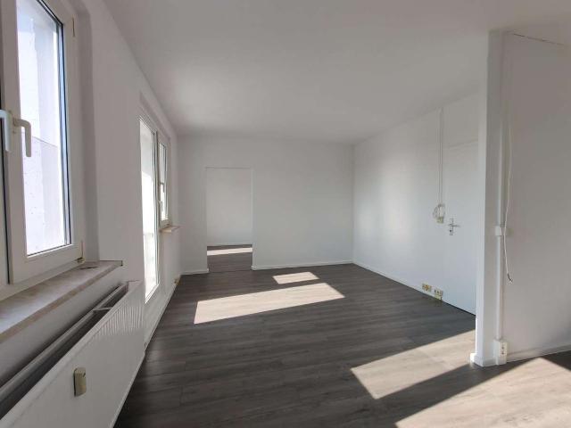 Sanierte 6 Raumwohnung in ruhiger Lage Am Rosengarten 80 mit Einbauküche!