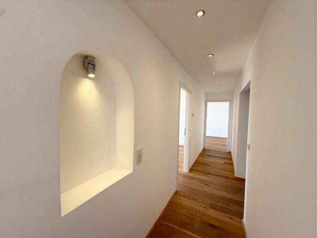 Sanierte 109 m² Familienwohnung mit eigener Garage – Wohnen am aufgewerteten Enkplatz