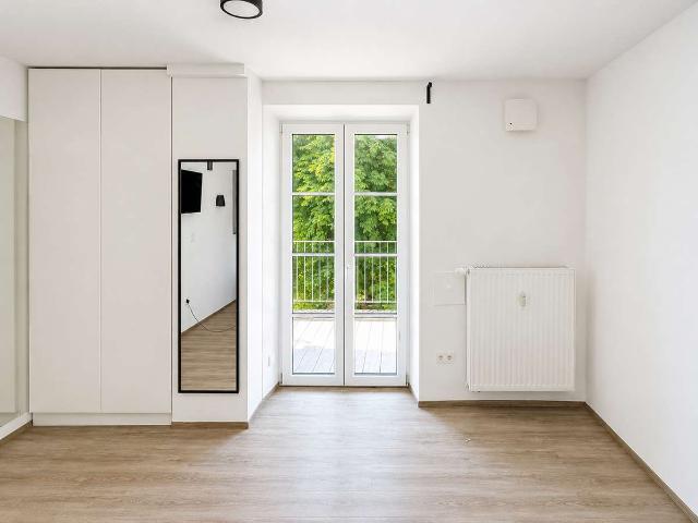 Sanierte 1 Zimmer Wohnung mit großem Balkon