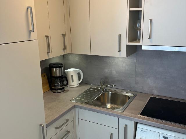 Sanierte 1 Zimmer Wohnung im Zentrum, Stuttgart Amsterdam Apartments for Rent