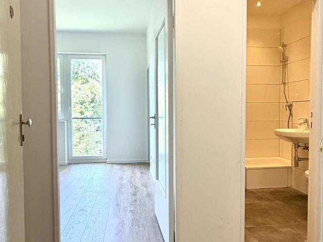 Sanierte 1 Zimmerwohnung mit tollem Ausblick im Dachgeschoss des Hauses