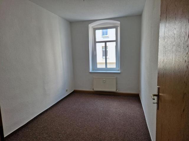 Sanierte 2 RW im 1.OG ohne Kaution eines gepflegten Mehrfamilienhauses in Gera Pforten zu vermieten