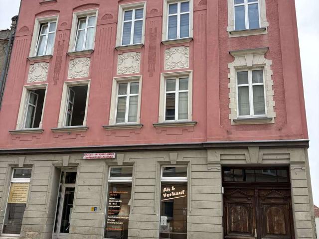 Sanierte 2 Raum Wohnung mit Balkon und Einbauküche