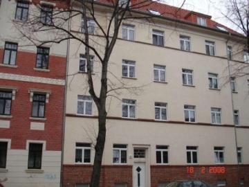 Sanierte 2 Rm Wohng im 3.OG auf ca 44m² mit Laminat und Tageslichtbad