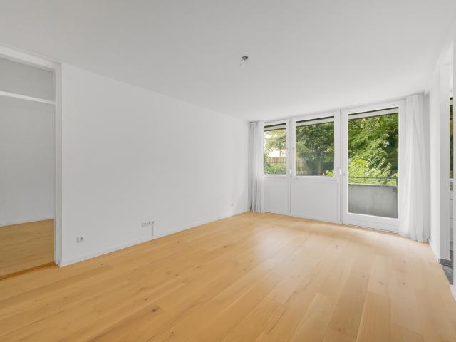Sanierte 2 Zi. Wohnung mit Westbalkon im Herzen Schwabings!