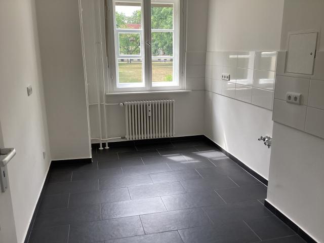 Sanierte 2 Zimmer Wohnung mit Balkon in Berlin Niederschönhausen ab sofort !