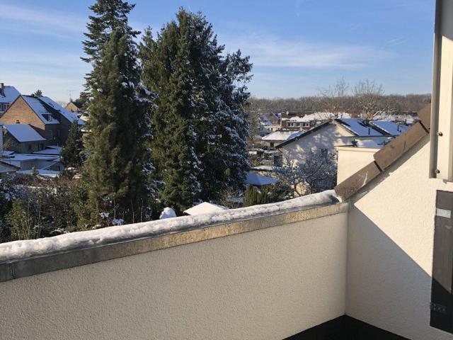 Sanierte 2 Zimmer Wohnung mit Balkon in Köln Dünnwald