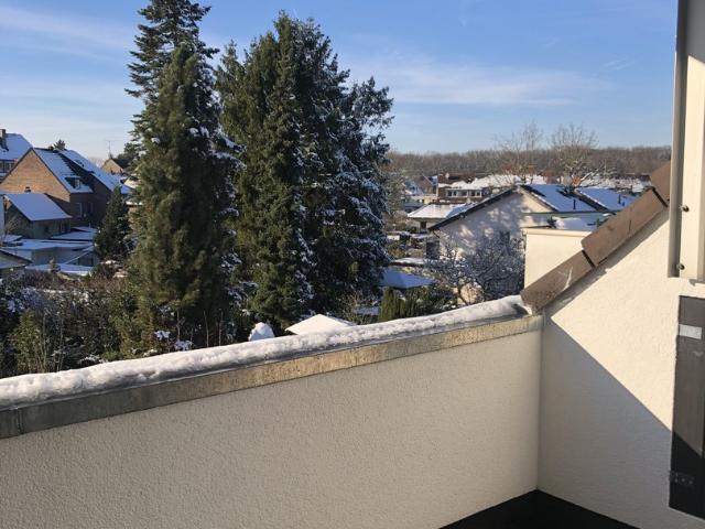 Sanierte 2 Zimmer Wohnung mit Balkon in Köln Dünnwald