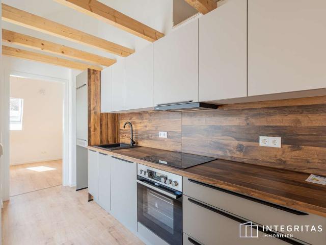 Sanierte 2 Zimmer Wohnung mit Balkon und Galerie