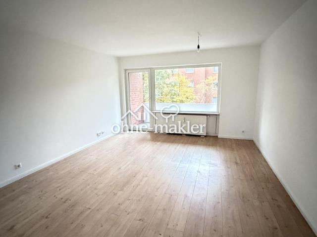 Sanierte 2 Zimmer Wohnung mit Einbauküche, großem Balkon & Stellplatz in Reppenstedt
