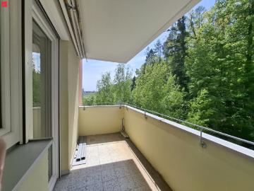 Sanierte 2 Zimmer Wohnung mit Loggia in zentraler Lage!
