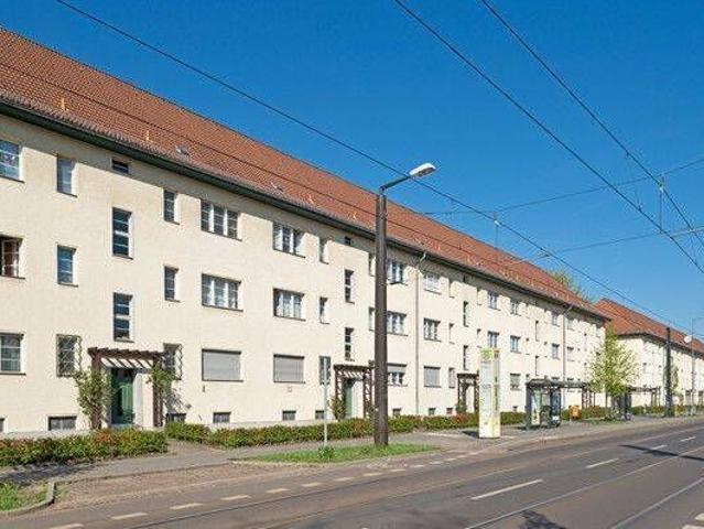 Sanierte 2 Zimmer Wohnung Berlin Niederschönhausen mit Balkon, vermietbar Ende Sep. 2026!