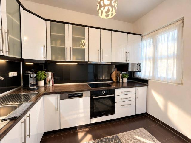 SANIERTE 2 ZIMMER WOHNUNG | ca. 57m² WFL | 1. Liftstock | Einbauküche | Top Grundriss | Gute öffentliche Anbindung
