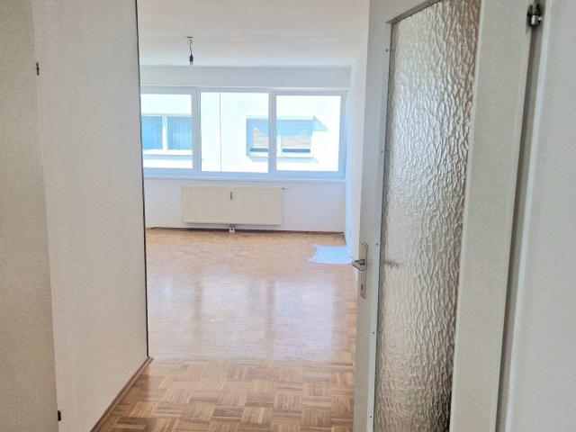 Sanierte 2 Zimmer Wohnung 59 m² in 1230 Wien, U Bahn Nähe, Lift, nur 274.000€!