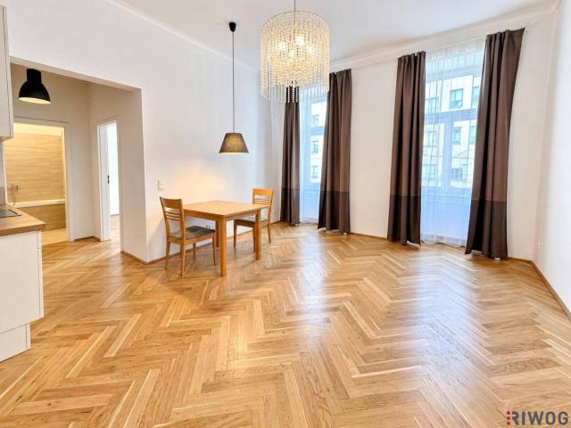 Sanierte 2 Zimmer Altbauwohnung mit Balkon
