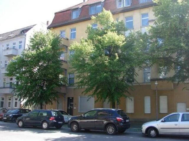Sanierte 2 Zimmer Altbauwohnung mit Balkon nahe Schäfersee