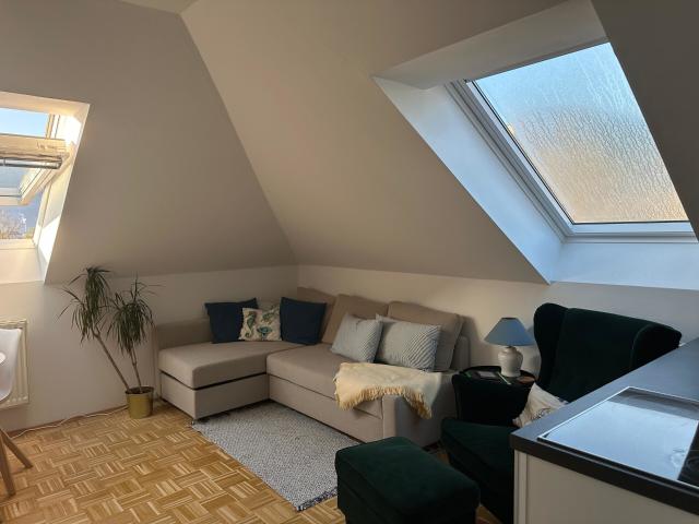Sanierte 2 Zimmer Dachgeschosswohnung | Wohnhof LKH Leoben