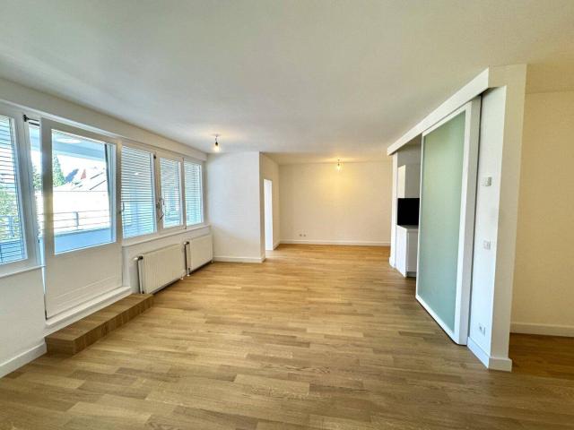Sanierte 2 Zimmer Innenstadtwohnung mit Loggia in Innenhoflage Nähe Schottentor