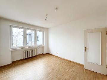 SANIERTE 2 ZIMMERWOHNUNG IN DER STADTMITTE ZU MIETEN!