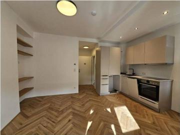 Sanierte 2 Zimmerwohnung in zentraler Lage