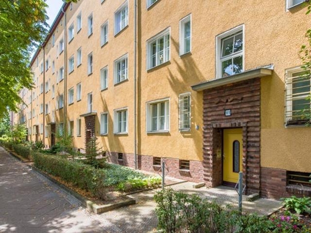Sanierte 2 Zimmerwohnung mit modernem Tageslichtbad und Vinylboden!
