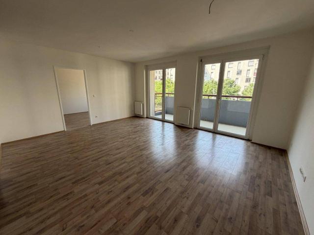 Sanierte 2 Zimmerwohnung mit Balkon und neuer Küche! unbefristet! 2 Monate mietfrei!