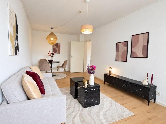 Sanierte 2 ZKB mit Balkon, Aufzug & Stellplatz in Saarbrücken St. Arnual