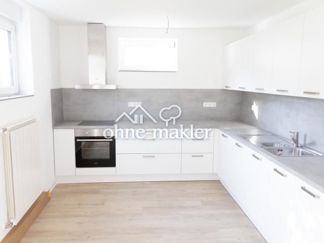 Sanierte 2.5 Zi Wohnung mit Einbauküche, Terrasse, Garten + Gartenhütte in Waldstetten