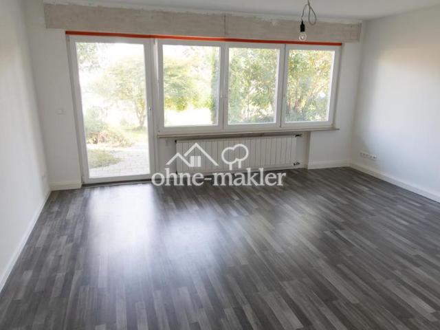 Sanierte 2.5 Zi Wohnung mit Einbauküche, Terrasse, Garten + Gartenhütte in Waldstetten