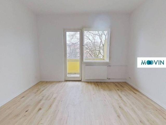 Sanierte 2,5 Zimmer Altbauwohnung mit BALKON und EBK in Steglitz