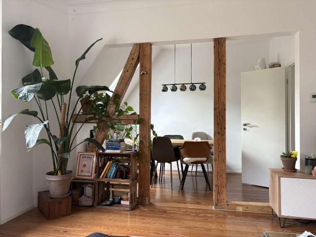 Sanierte 2,5 Zimmer Wohnung mit Balkon in Stuttgart Süd