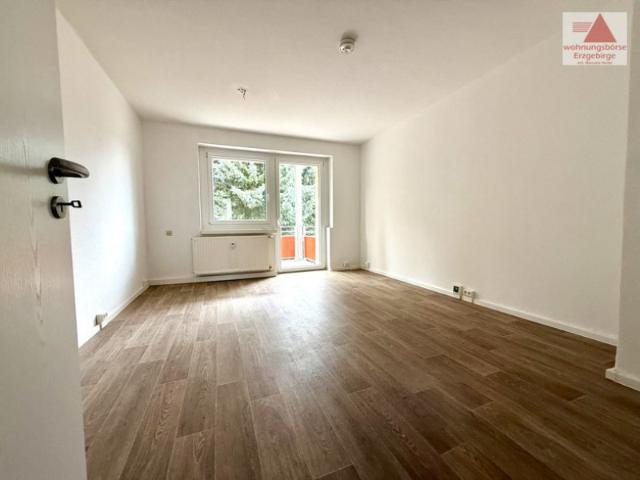 Sanierte 3 Raum Balkonwohnung in ruhiger, sonniger Lage Thum im Erzgebirge!