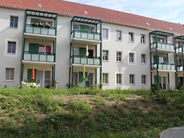 Sanierte 3 Raum Wohnung mit Balkon in zentraler Lage zu vermieten