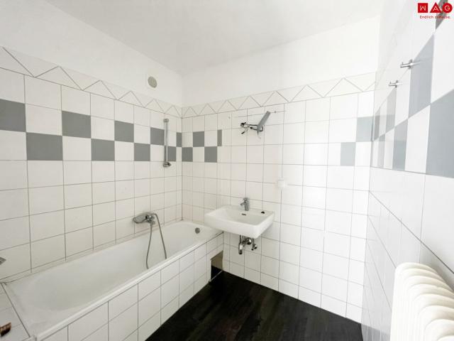 sanierte 3 zimmer wohnung mit badewanne ab 01.12.2026