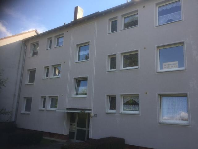 Sanierte 3 Zimmer Wohnung mit Balkon & Küche – s.j.immobilien Inhaber Swen Jansen