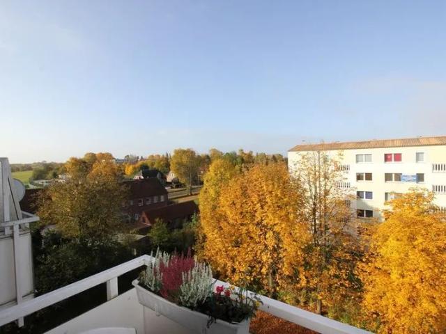 Sanierte 3 Zimmer Wohnung mit Balkon und Einbauküche zu mieten!