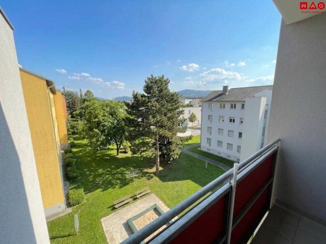 Sanierte 3 Zimmer Wohnung mit großer süd westseitiger Loggia!