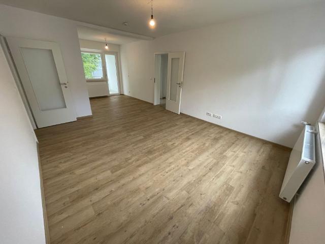 Sanierte 3 Zimmer Wohnung im modernisierten MFH, mit Balkon