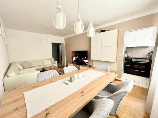 Sanierte 3 Zimmer Wohnung in Salzburg mit Einbauküche und Lift